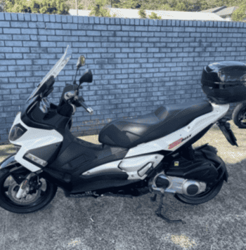 2016 Aprilia SR Max 300