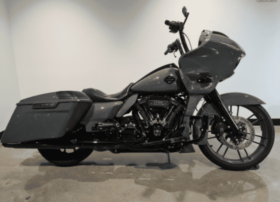 2017 Harley-Davidson CVO Road Glide 117 (FLTRXSE)