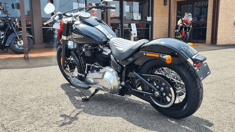 
								2021 Harley-Davidson Slim 107 (FLSL) full									