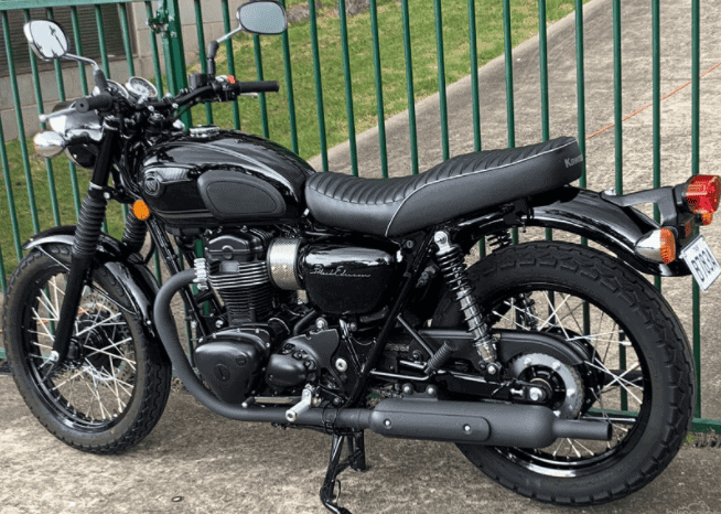 
								2015 Kawasaki W800 SE full									