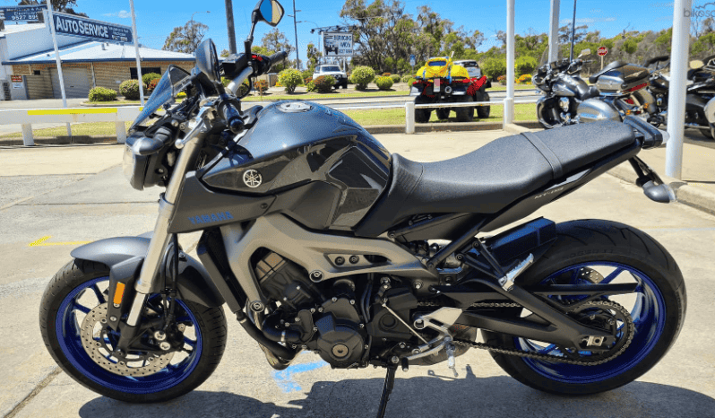 
								2014 Yamaha MT-09 full									