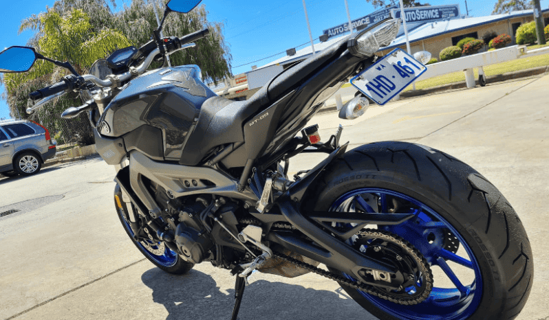 
								2014 Yamaha MT-09 full									