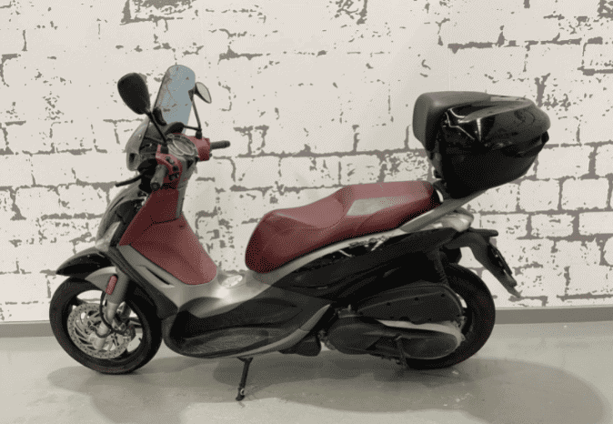 
								2015 Piaggio Beverly 350 (BV 350) full									