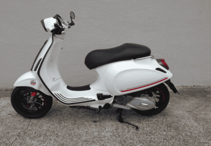 
								2018 Vespa Sprint 150 Carbon full									