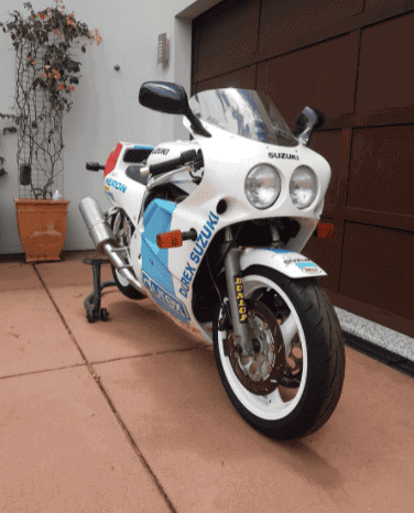 
								1989 Suzuki GSX-R750R full									