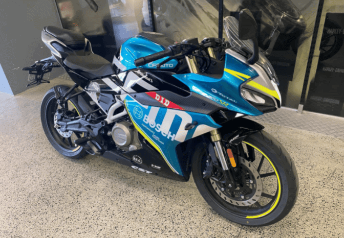 
								2021 CFMoto 300SR ABS full									