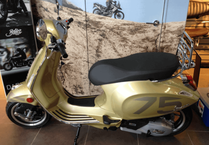 
								2021 Vespa Primavera 150 S full									