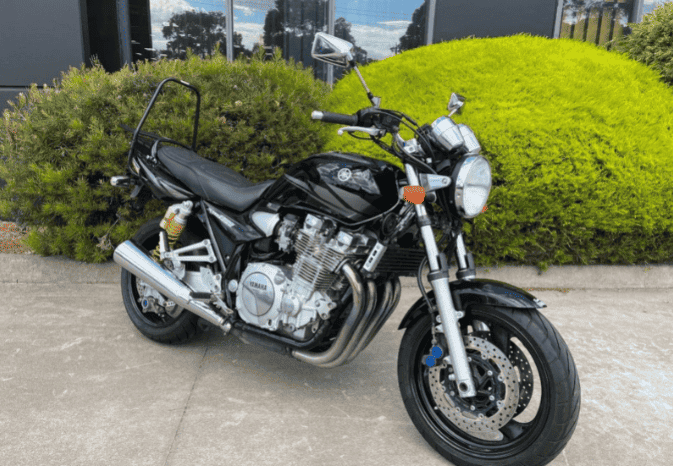 
								2003 Yamaha XJR1300 full									