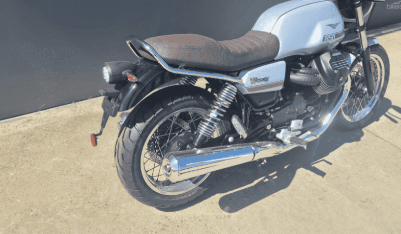 
								2021 Moto Guzzi V7 Special full									