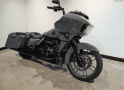 
										2017 Harley-Davidson CVO Road Glide 117 (FLTRXSE) full									