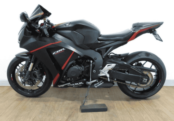 
								2014 Suzuki GSX-R1000 full									