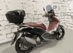 2015 Piaggio Beverly 350 (BV 350)