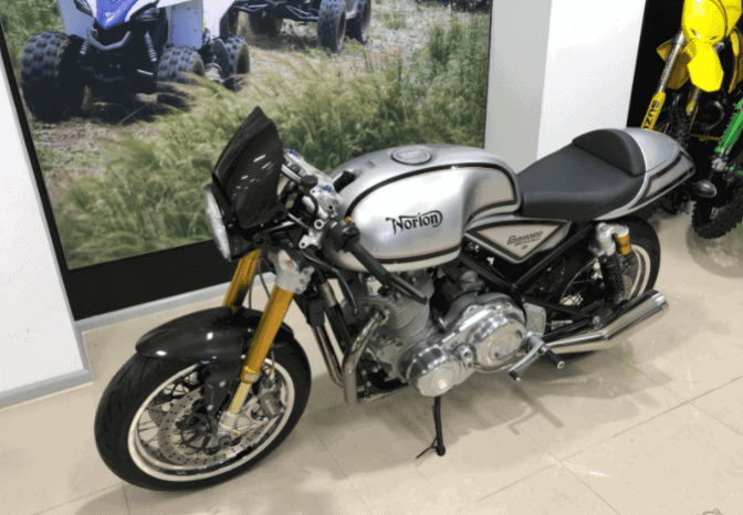 
								2015 Norton Commando 961 Cafe Racer full									