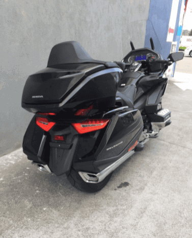 
								2018 Honda GoldWing Tour Premium full									