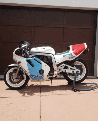 
								1989 Suzuki GSX-R750R full									