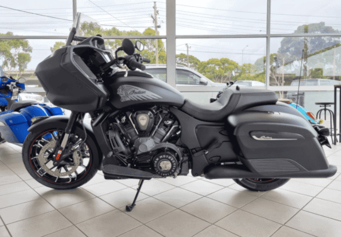 
								2021 Indian Challenger Dark Horse full									