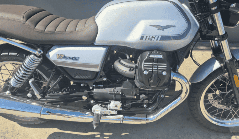 
								2021 Moto Guzzi V7 Special full									