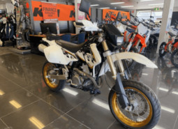 
										2015 Suzuki DR-Z400SM full									