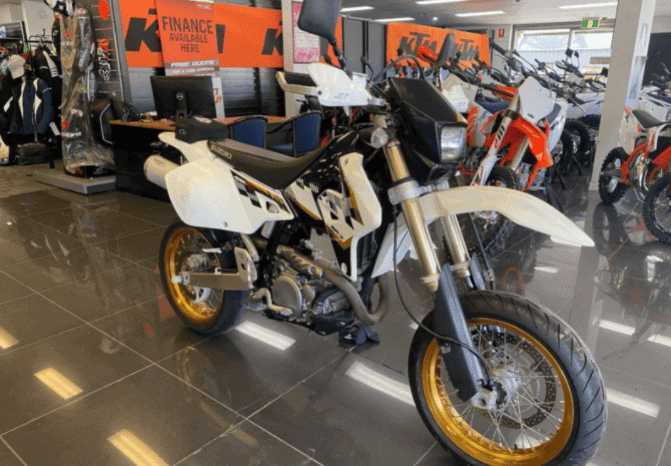 
								2015 Suzuki DR-Z400SM full									