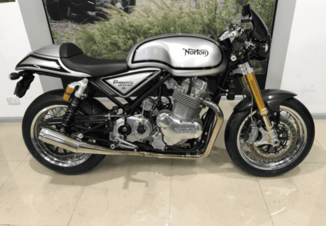 
								2015 Norton Commando 961 Cafe Racer full									