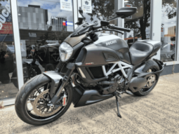 
										2014 Ducati Diavel Carbon full									