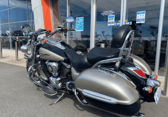 
								2010 Kawasaki Vulcan 1700 Classic full									