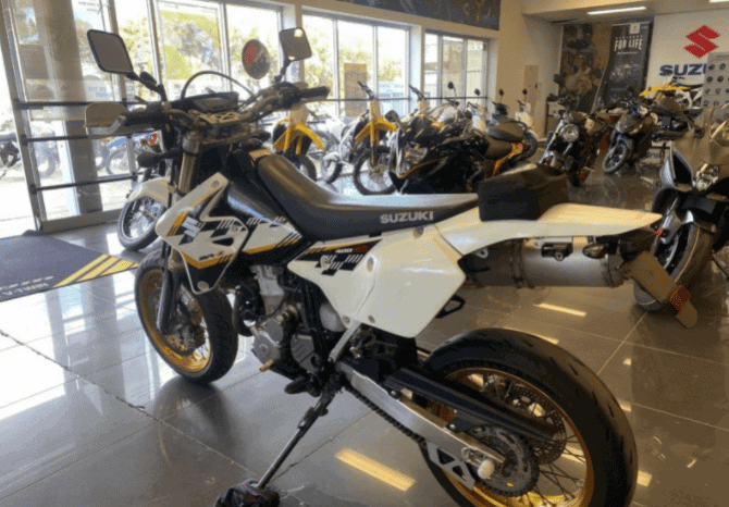 
								2015 Suzuki DR-Z400SM full									