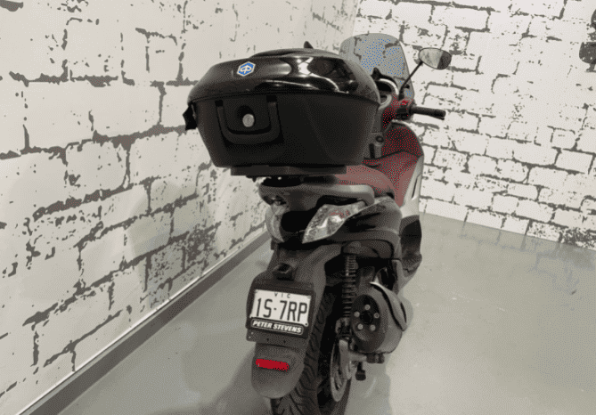 
								2015 Piaggio Beverly 350 (BV 350) full									