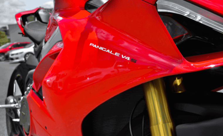 
								2018 Ducati Panigale V4 S full									