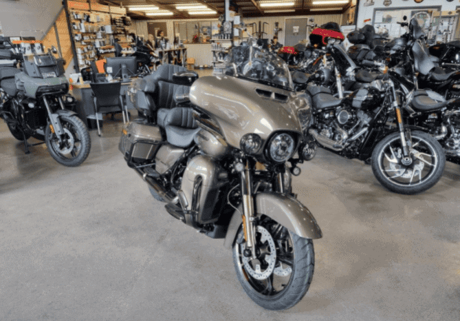 
								2021 Harley-Davidson CVO Limited 117 (FLHTKSE) full									