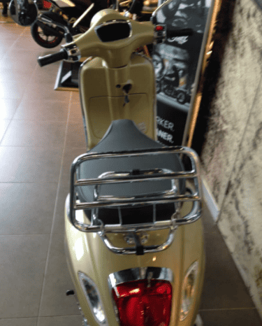 
								2021 Vespa Primavera 150 S full									