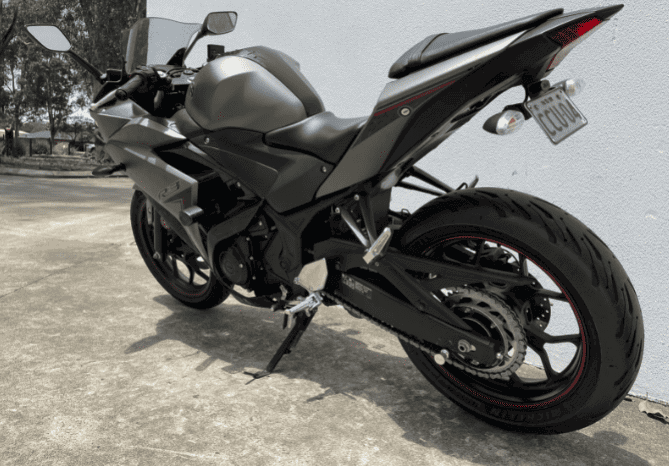 
								2016 Yamaha YZF-R3 full									