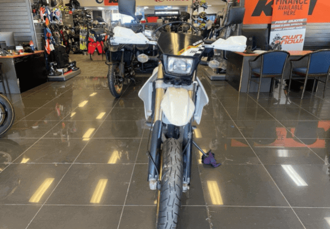 
								2015 Suzuki DR-Z400SM full									