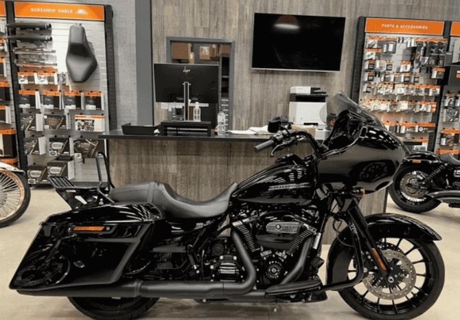 2018 Harley-Davidson Road Glide Special 107 (FLTRXS)