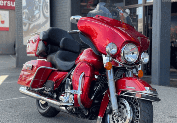 
								2010 Harley-Davidson Electra Glide Ultra Limited (FLHTK) full									