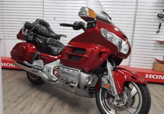 
								2010 Honda GoldWing Luxury (GL1800) full									