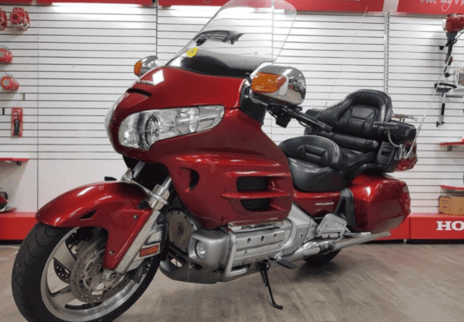 
								2010 Honda GoldWing Luxury (GL1800) full									