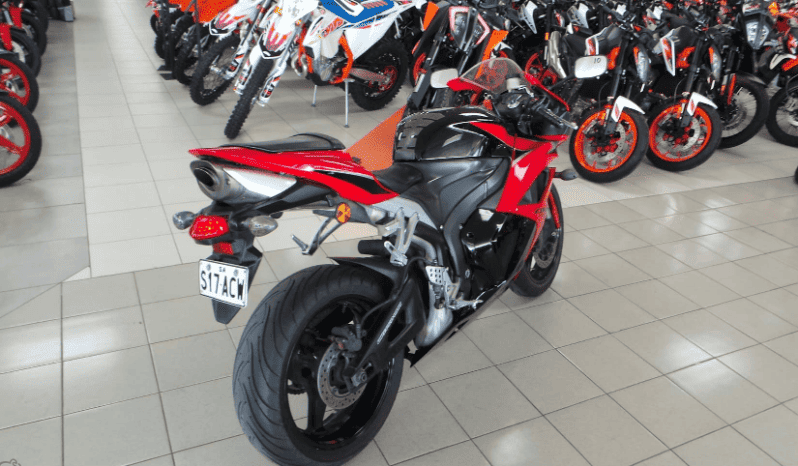 
								2009 Honda CBR600RR full									